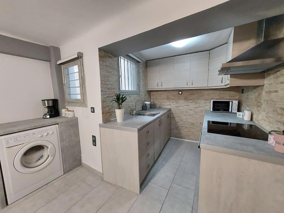 Anastasia'S Apartment With Yard Αθήνα Εξωτερικό φωτογραφία
