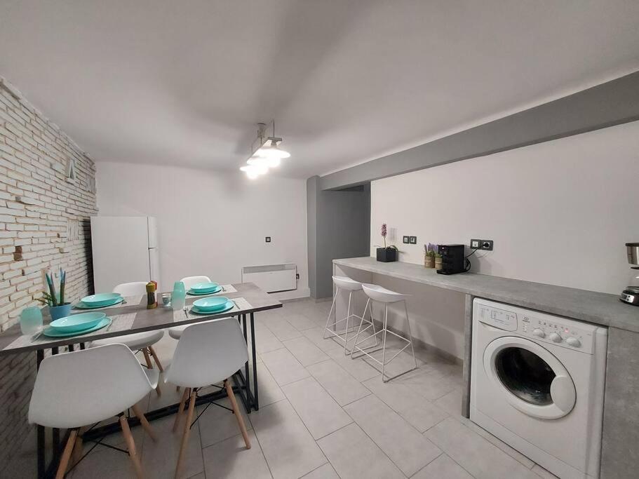 Anastasia'S Apartment With Yard Αθήνα Εξωτερικό φωτογραφία